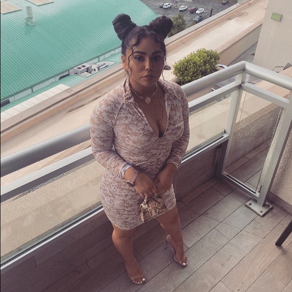 Meet your Posher, Karen - Picture 3 of 9